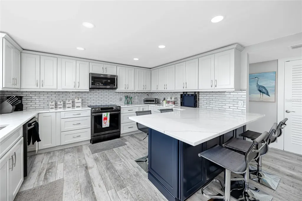 736 Island Way Clearwater Beach FL 33767