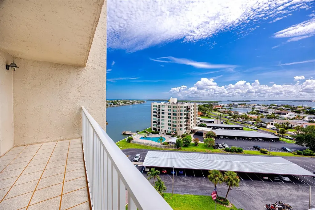 736 Island Way Clearwater Beach FL 33767