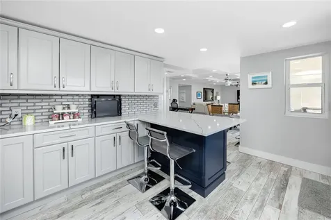 736 Island Way Clearwater Beach FL 33767
