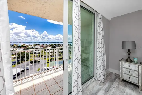 736 Island Way Clearwater Beach FL 33767