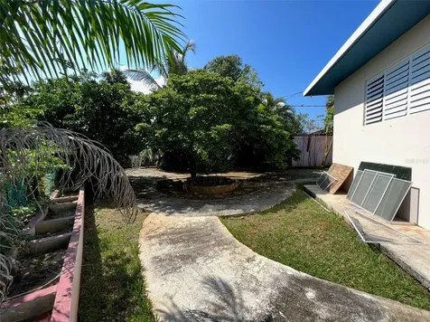 Circulo C Casa En Ramey Aguadilla PR 00603