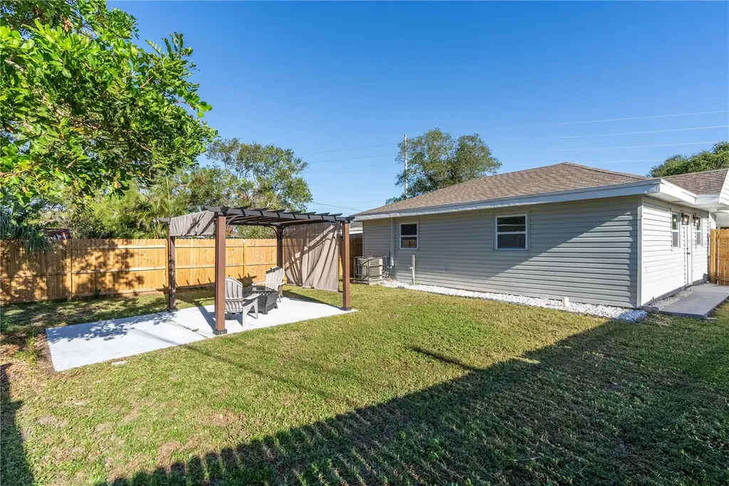 1234 29th Street N St Petersburg FL 33713