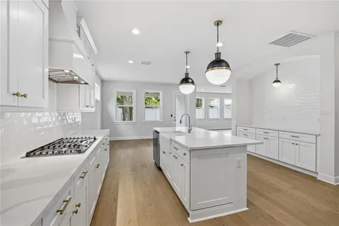 3905 W Tacon Street Tampa FL 33629