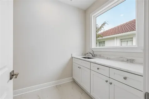 3905 W Tacon Street Tampa FL 33629