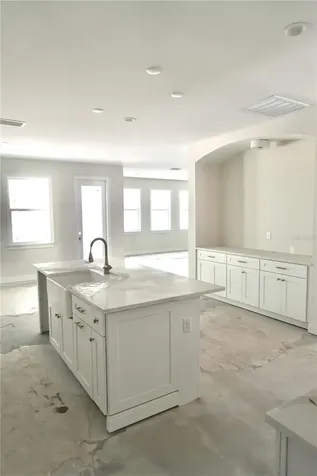 3905 W Tacon Street Tampa FL 33629