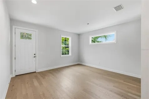 3905 W Tacon Street Tampa FL 33629