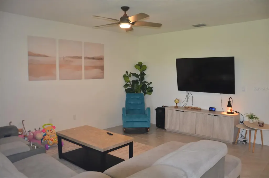 511 Noble Avenue Davenport FL 33837