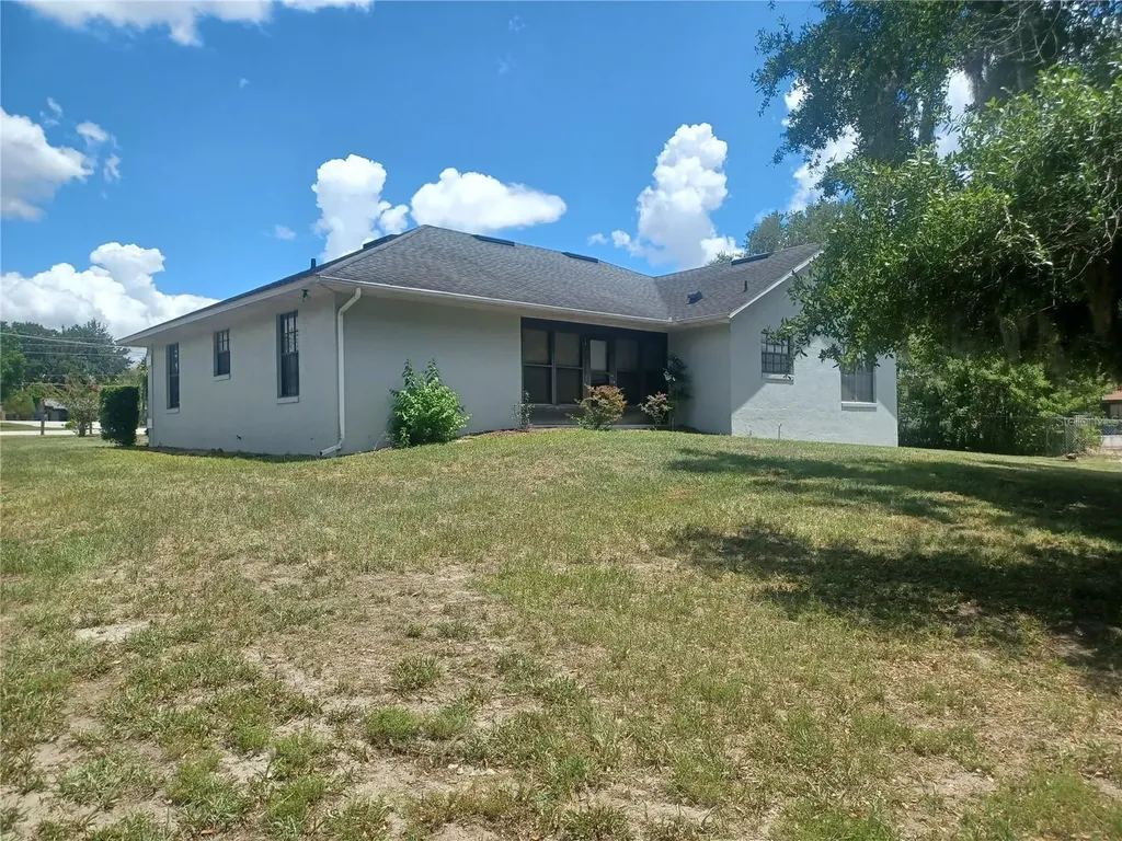 805 Velma Court Tavares FL 32778