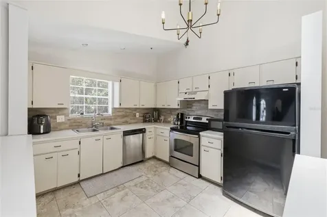 11844 Skylake Place Tampa FL 33617