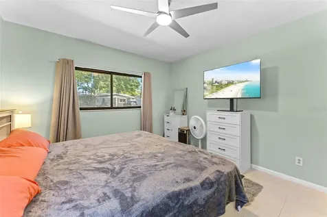 2833 56th Lane N St Petersburg FL 33710