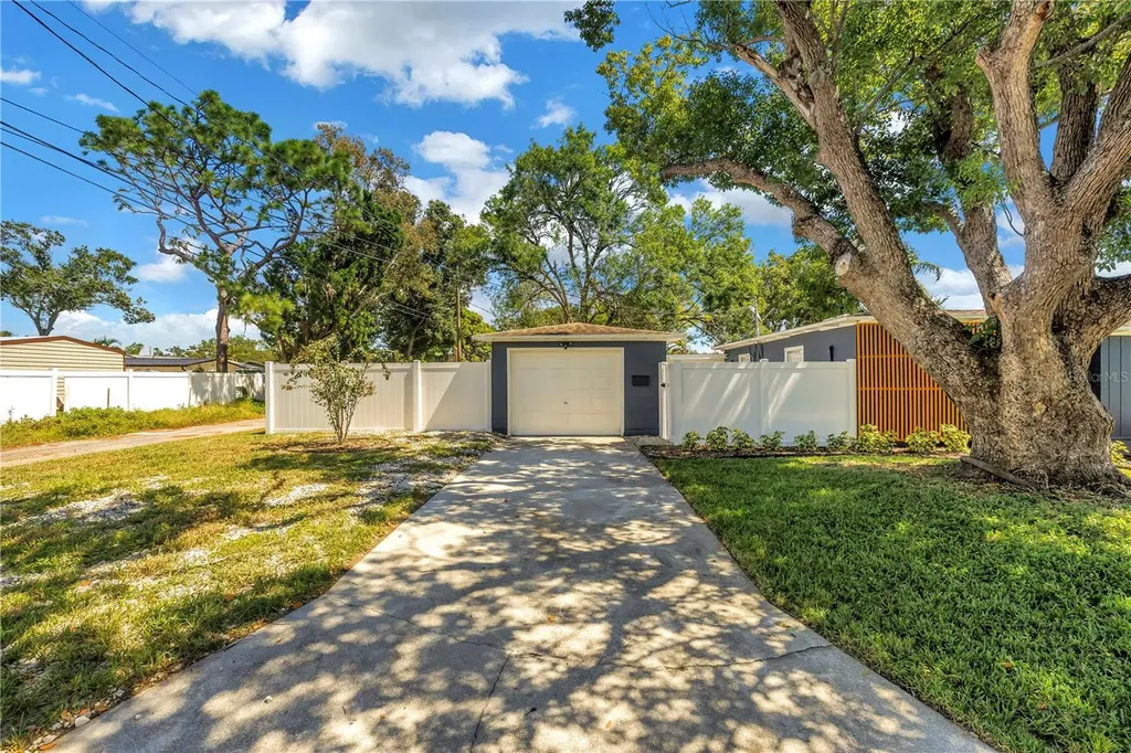 450 47th Street S St Petersburg FL 33711