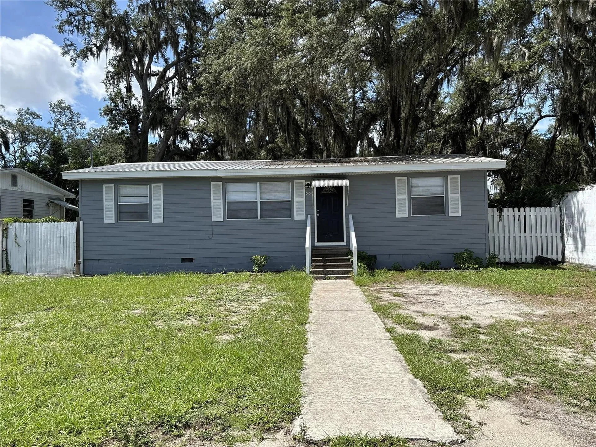909 W Circle Street Avon Park FL 33825