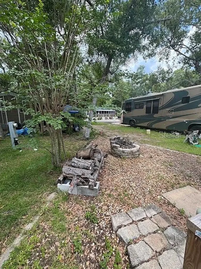 25219 141st Lane NE Fort Mc Coy FL 32134