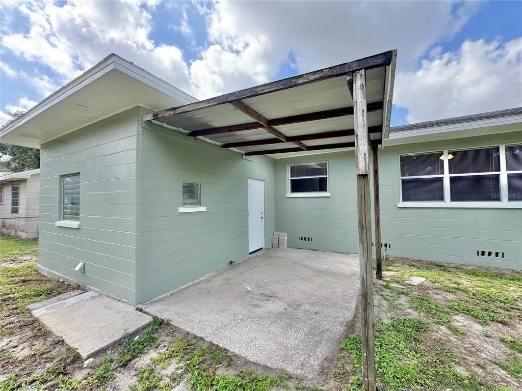 921 Avenue E NE Winter Haven FL 33881