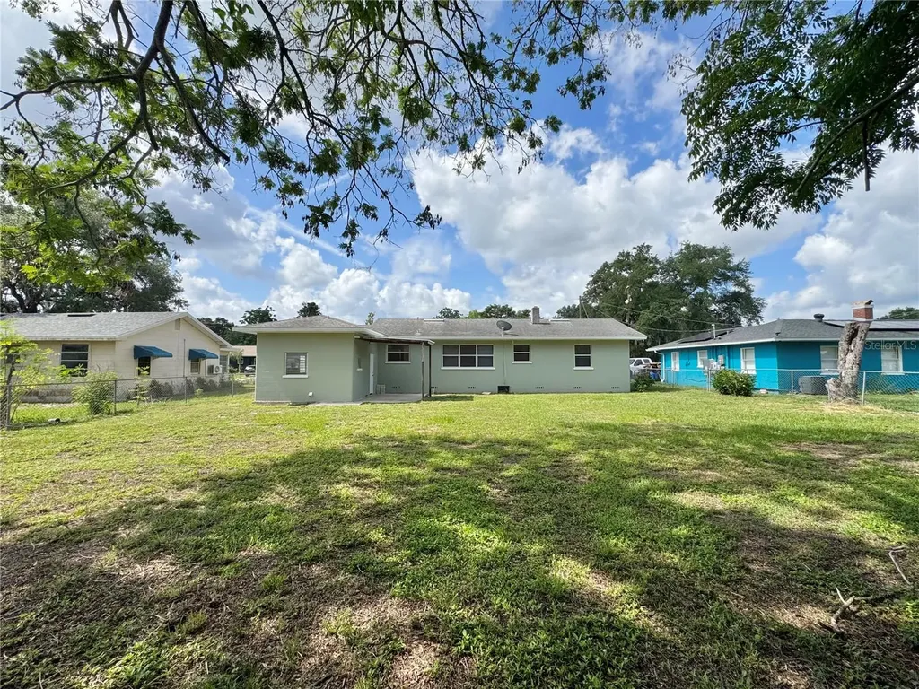921 Avenue E NE Winter Haven FL 33881