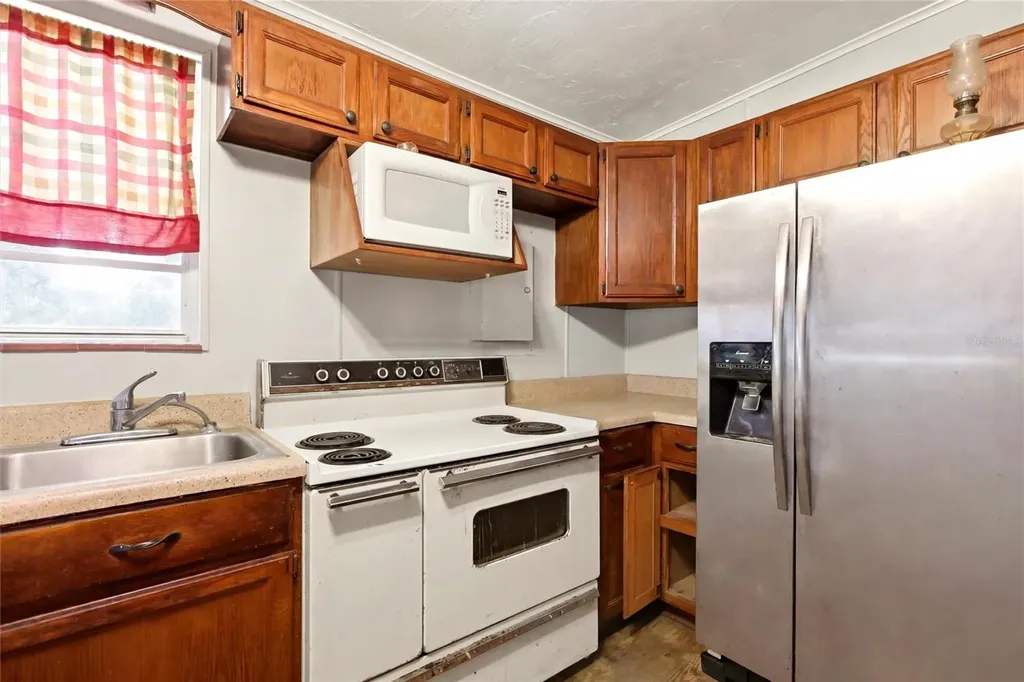2616 Hacienda Drive Lorida FL 33857