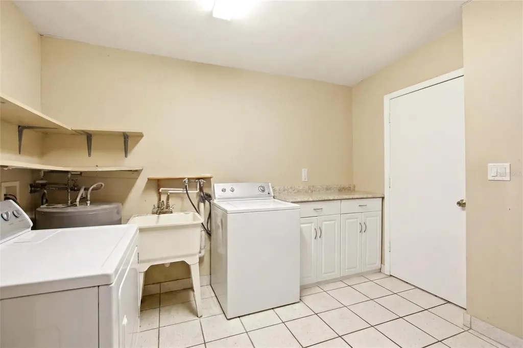 2616 Hacienda Drive Lorida FL 33857
