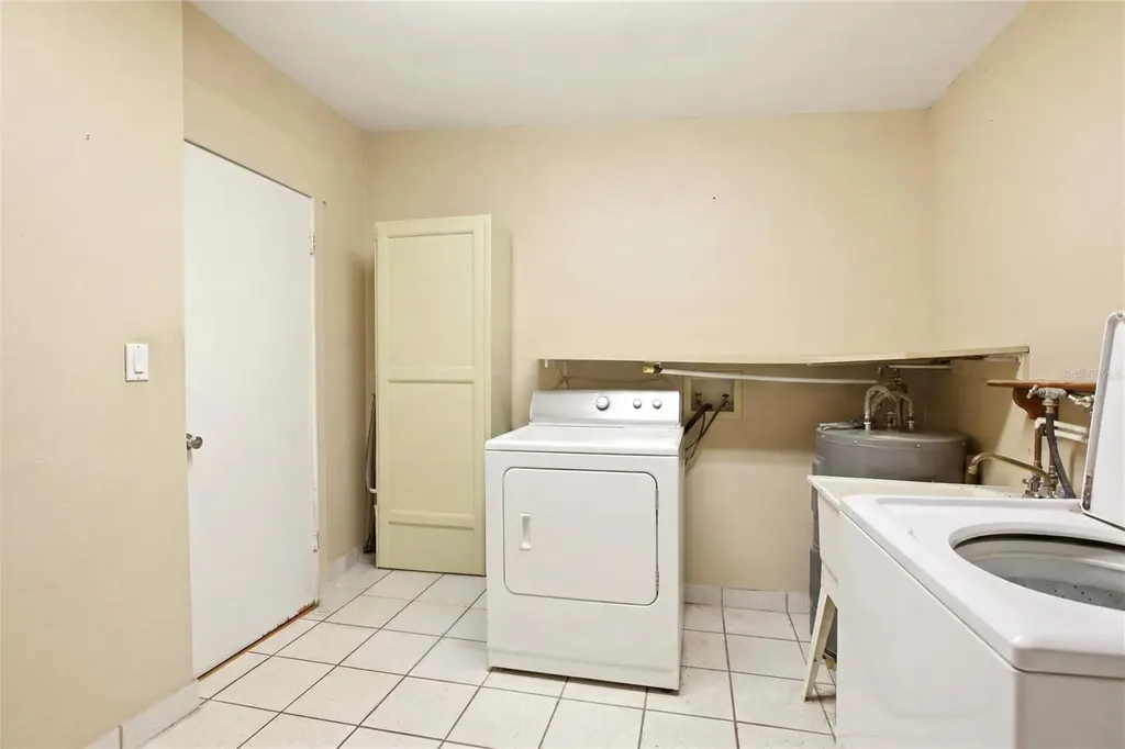 2616 Hacienda Drive Lorida FL 33857