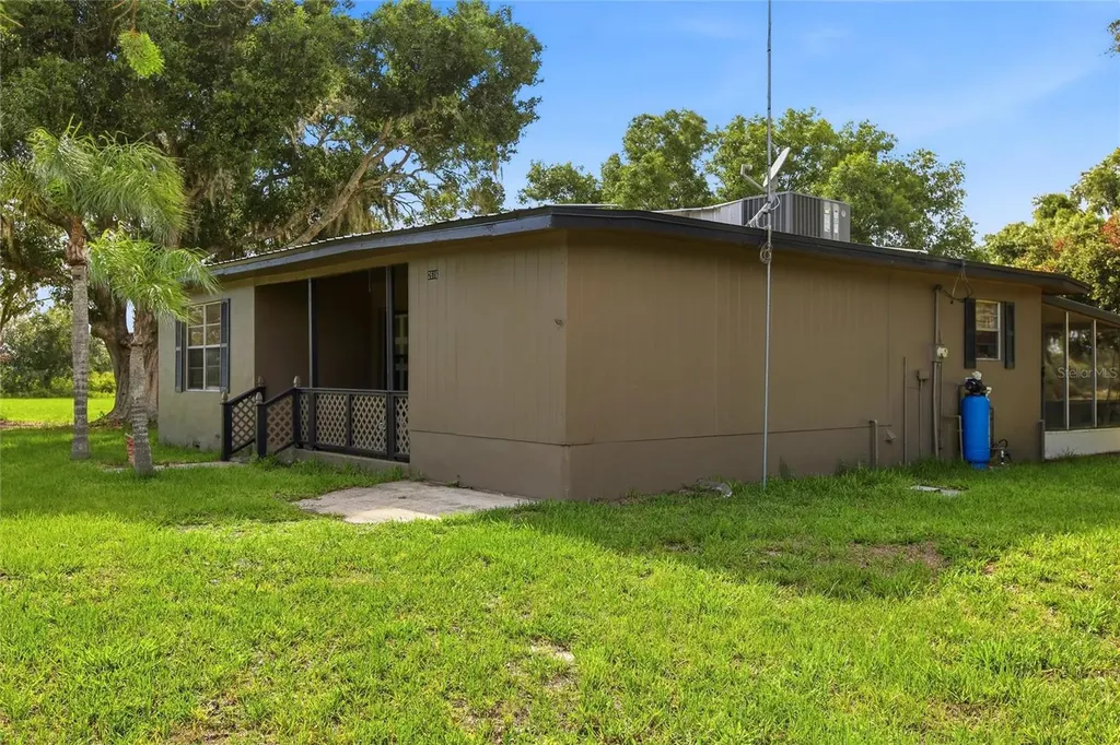 2616 Hacienda Drive Lorida FL 33857