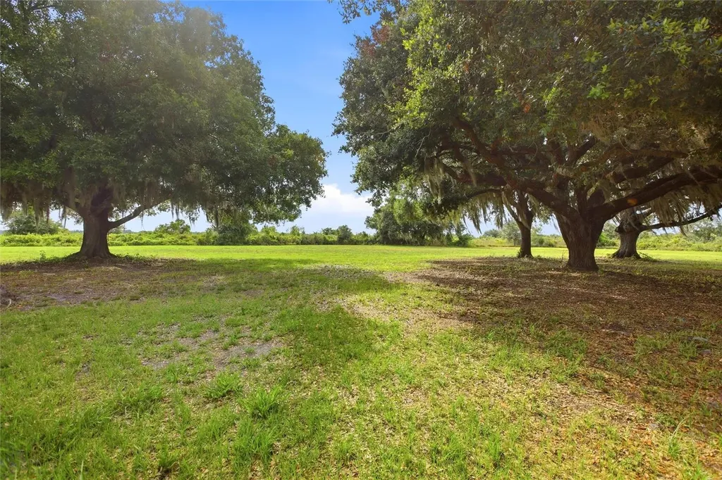 2616 Hacienda Drive Lorida FL 33857