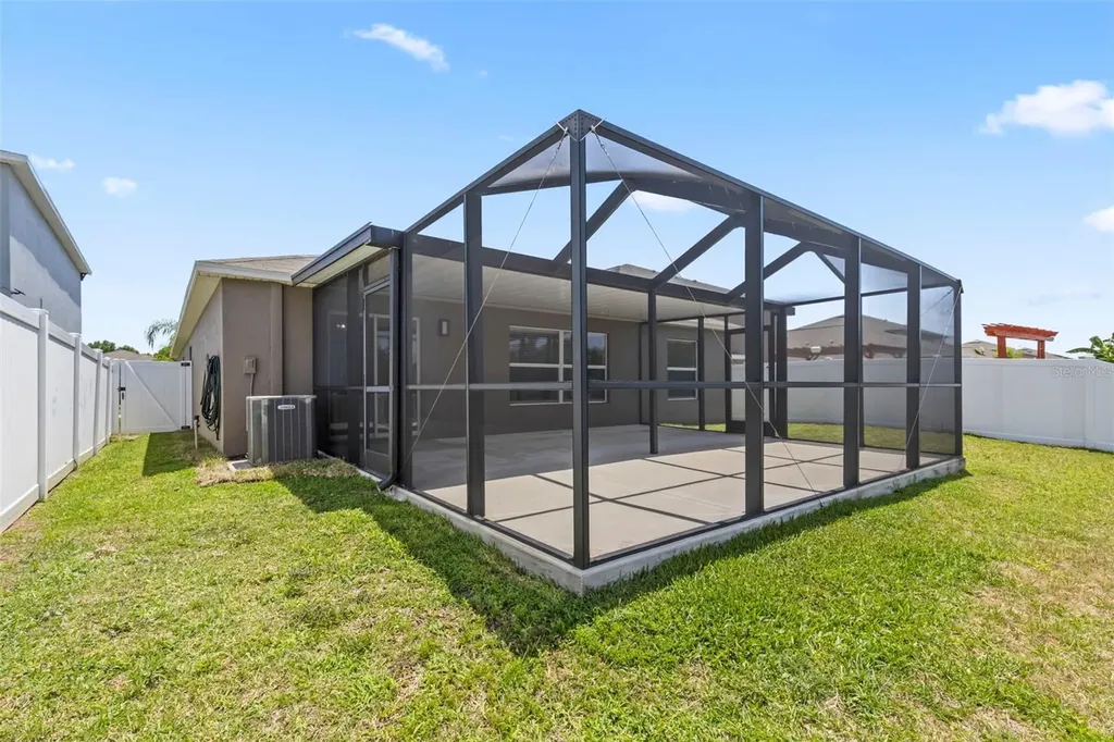 10633 Standing Stone Drive Wimauma FL 33598