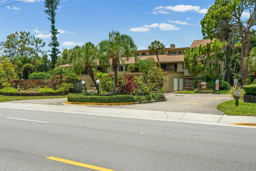 5326 Lake Arrowhead Trail Sarasota FL 34231