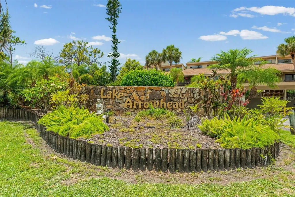 5326 Lake Arrowhead Trail Sarasota FL 34231
