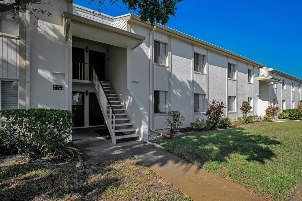 110 Cypress Court Oldsmar FL 34677