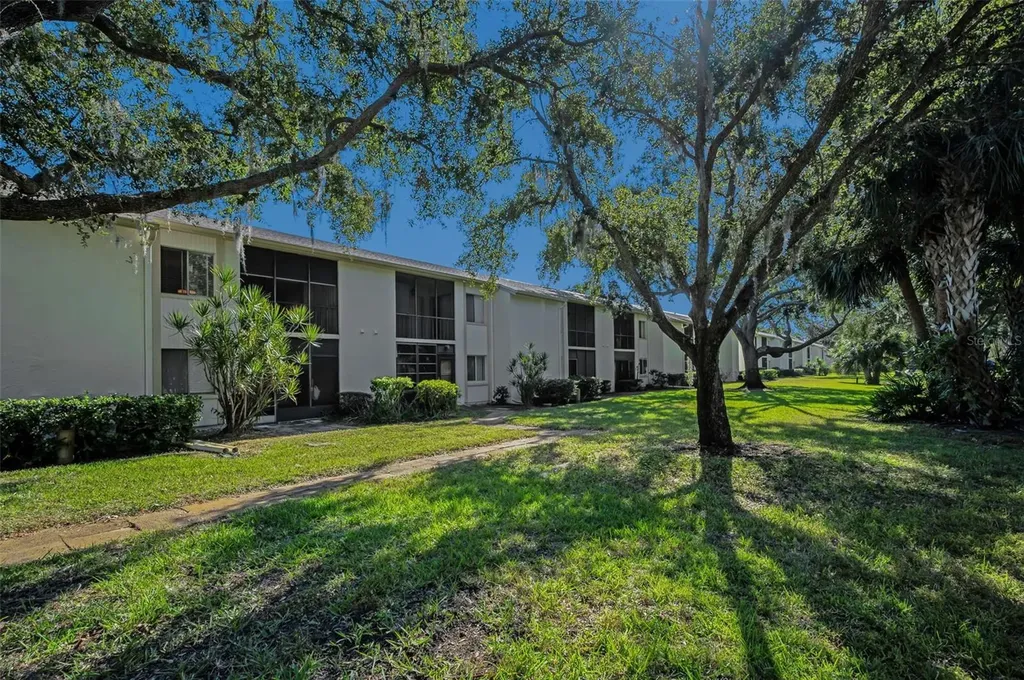 110 Cypress Court Oldsmar FL 34677