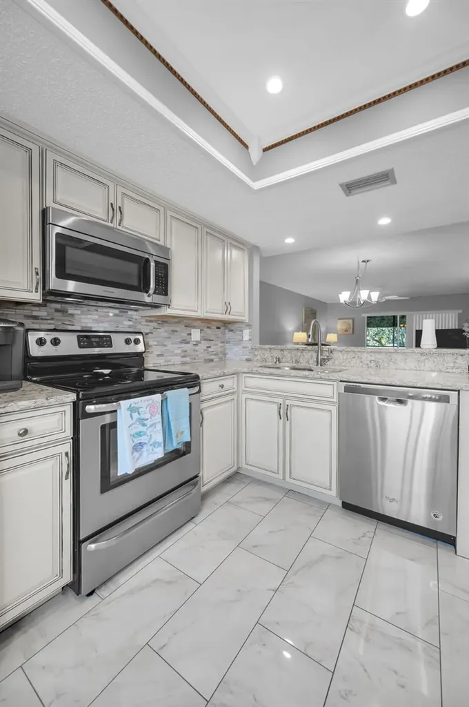 110 Cypress Court Oldsmar FL 34677
