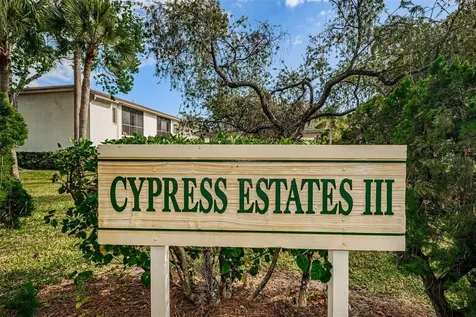 110 Cypress Court Oldsmar FL 34677