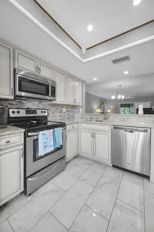 110 Cypress Court Oldsmar FL 34677