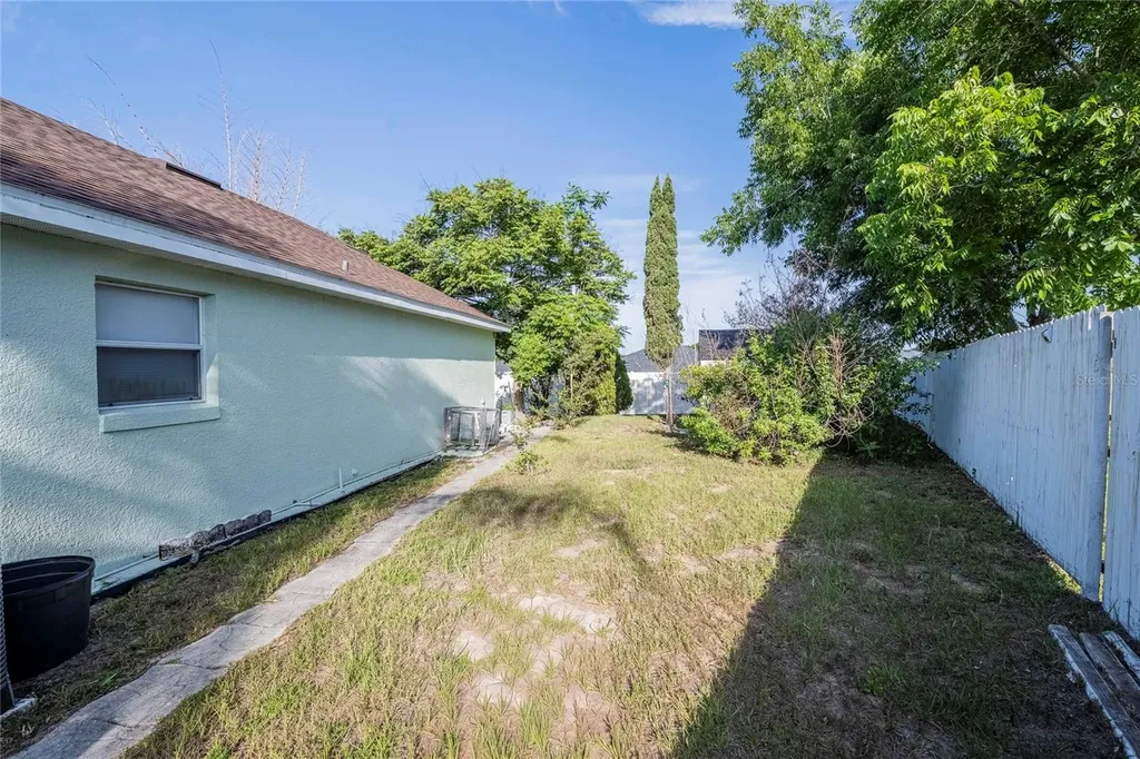 611 China Berry Circle Davenport FL 33837