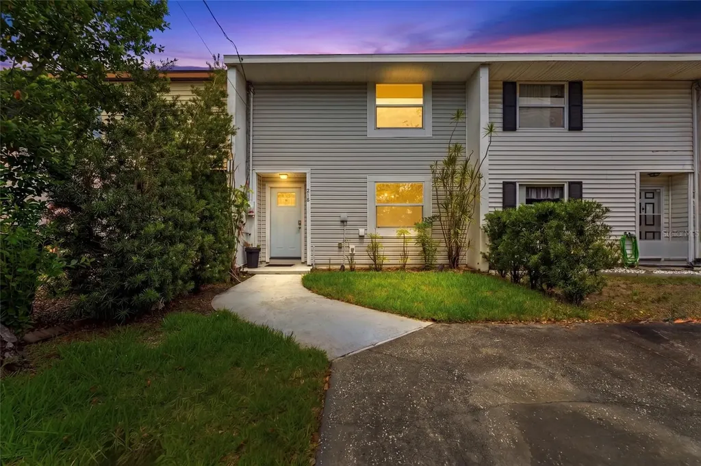 210 S Malcolm Court Tampa FL 33609