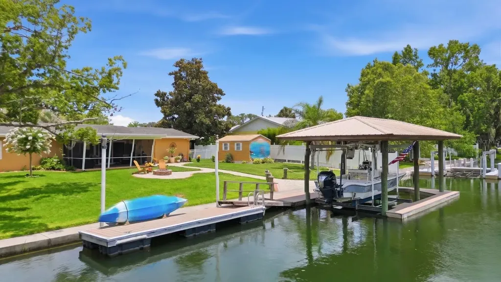 1302 SE Paradise Avenue Crystal River FL 34429