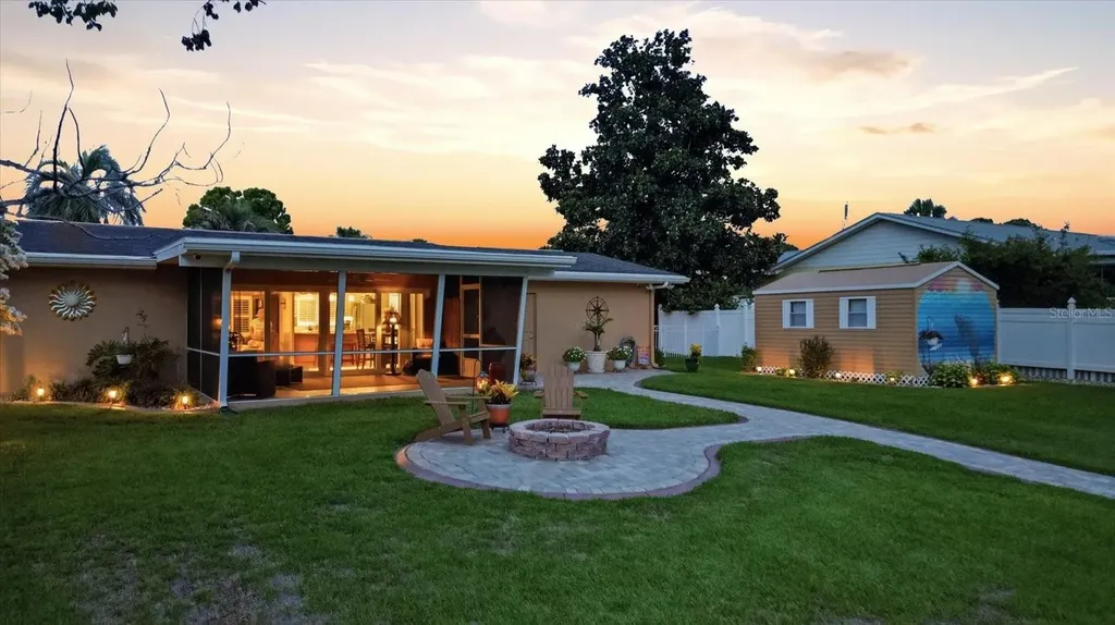 1302 SE Paradise Avenue Crystal River FL 34429