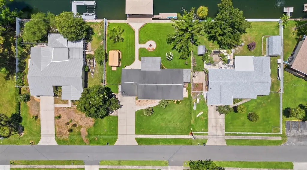 1302 SE Paradise Avenue Crystal River FL 34429