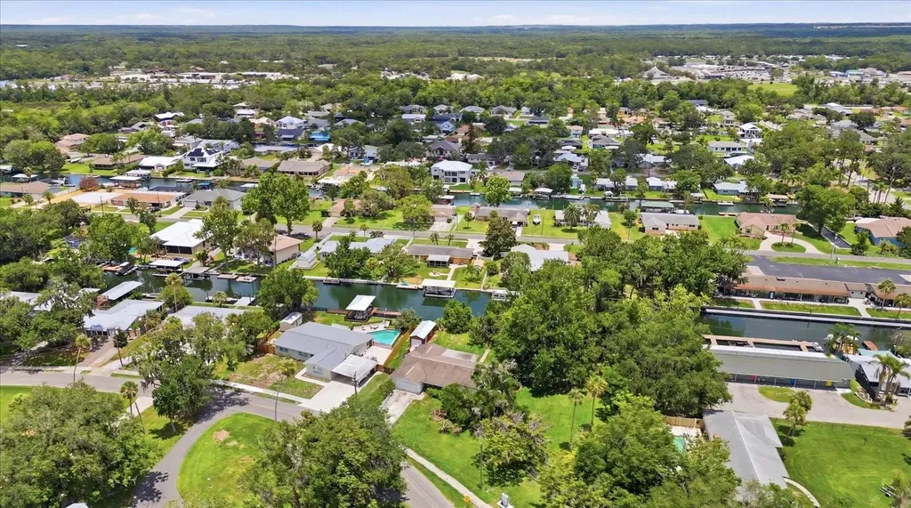 1302 SE Paradise Avenue Crystal River FL 34429
