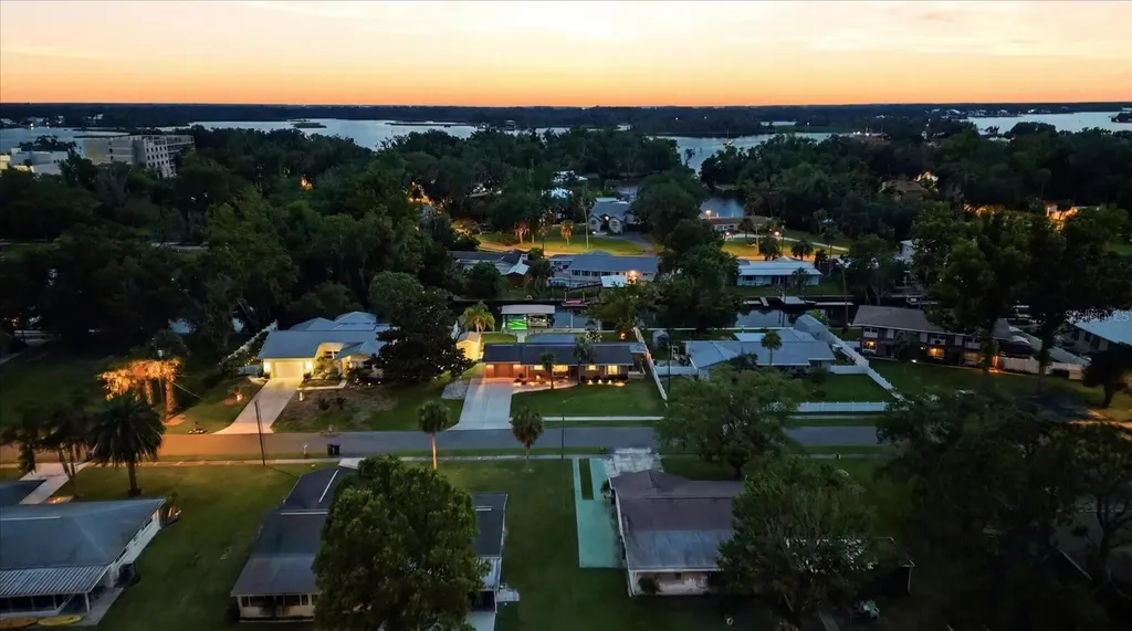 1302 SE Paradise Avenue Crystal River FL 34429