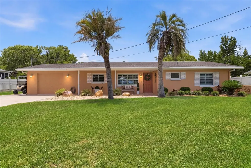 1302 SE Paradise Avenue Crystal River FL 34429