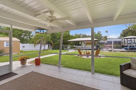 1302 SE Paradise Avenue Crystal River FL 34429