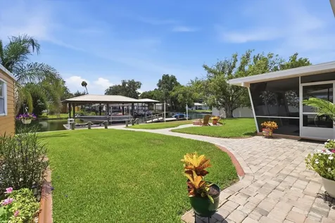 1302 SE Paradise Avenue Crystal River FL 34429