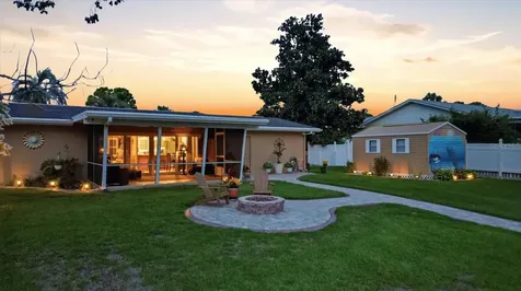 1302 SE Paradise Avenue Crystal River FL 34429