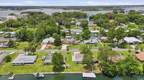 1302 SE Paradise Avenue Crystal River FL 34429