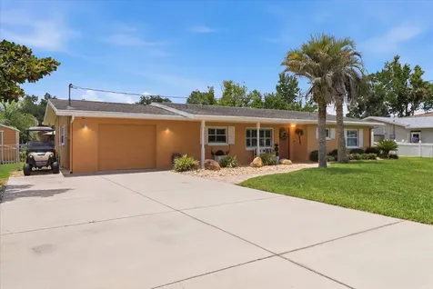 1302 SE Paradise Avenue Crystal River FL 34429