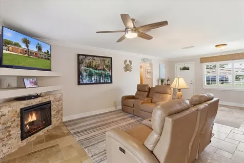 1302 SE Paradise Avenue Crystal River FL 34429