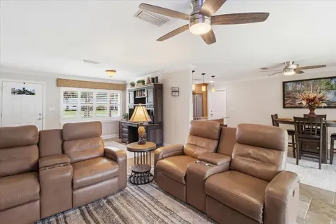 1302 SE Paradise Avenue Crystal River FL 34429