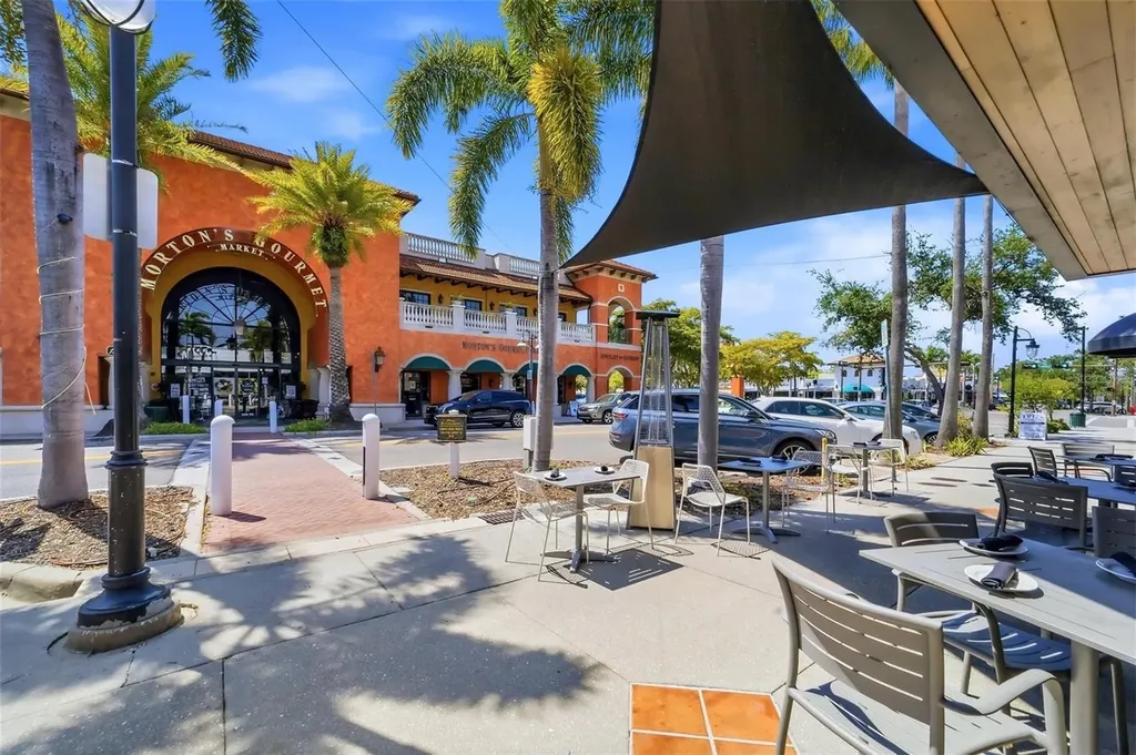 1850 Magnolia Street Sarasota FL 34239