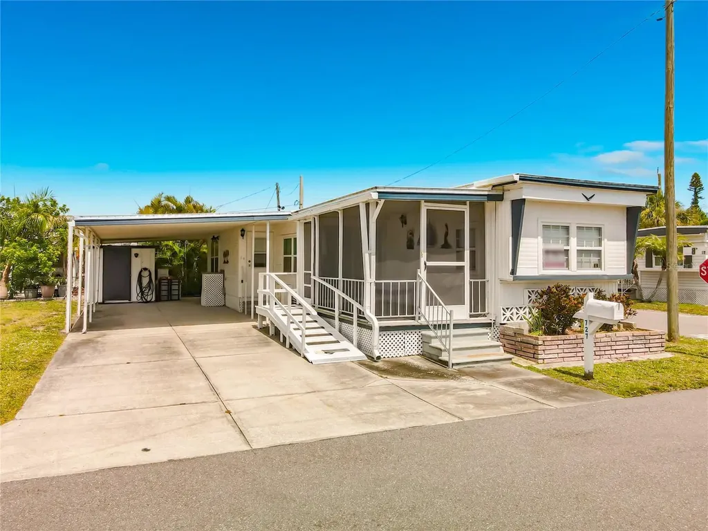 800 32nd Avenue S St Petersburg FL 33705