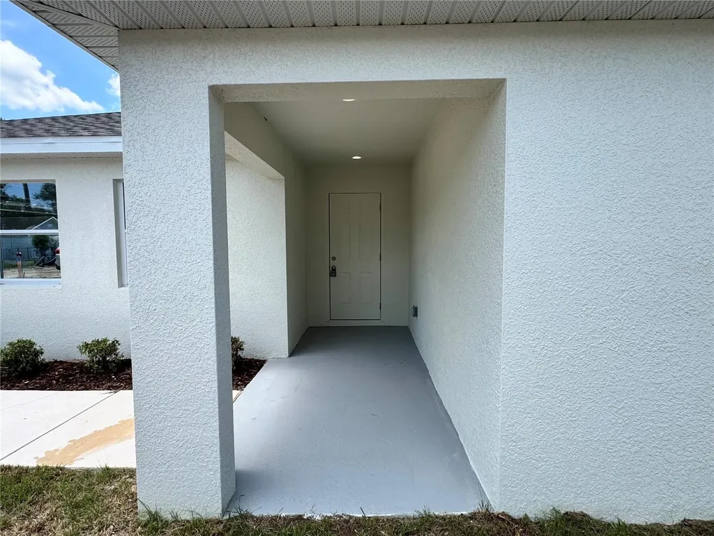 6020 12th Street Zephyrhills FL 33542
